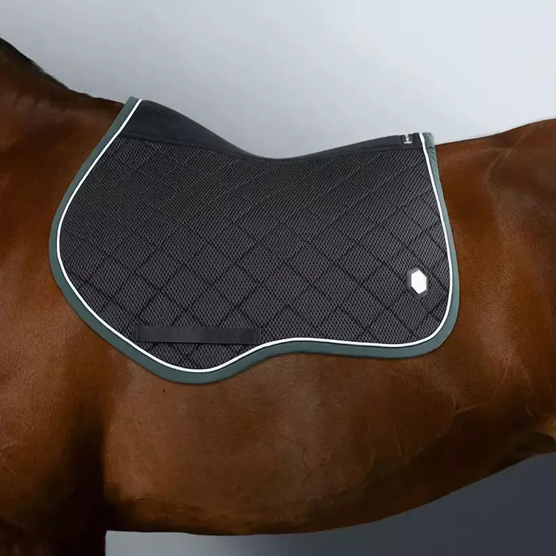 Tapis cheval Dynamix Mesh velours 3D Pro-Confort Horsewear - Cheval CSO - Noir/bordeaux Nouvelle Collection