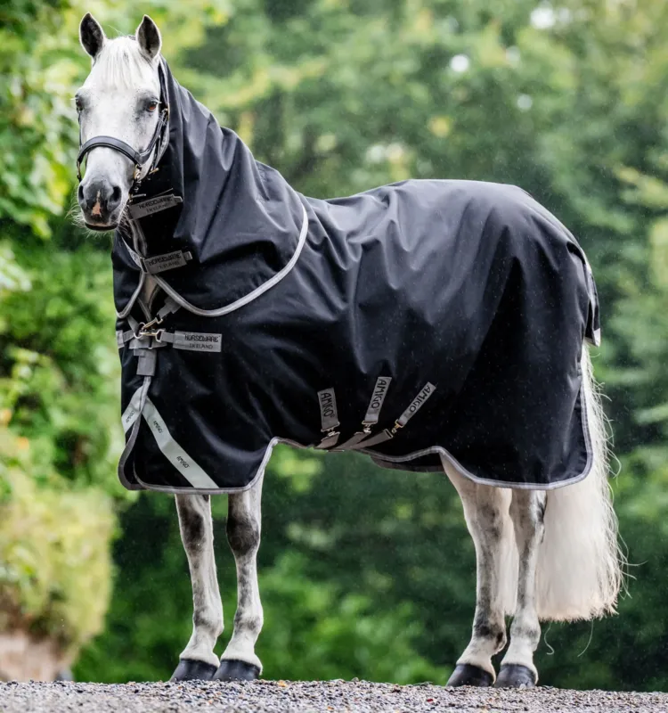 Satisfait Ou Rembours Couverture Horseware Amgio 1200D Plus Turnout Bundle 50g 100g et 200g - 160 cm - Noir / gris titane / argent