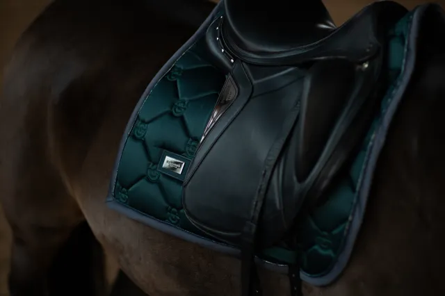 Offre Du Jour Tapis de selle Dramatic Monday - Equestrian Stockholm - Vert - Dressage - Cheval