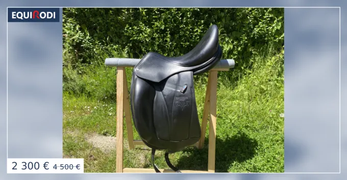 Voltaire Design - Selle Adelaide Noire 18" Prix Cass