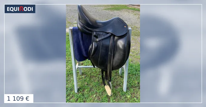 Rduction Selle de dressage Fleur de Lys - 17 pouces