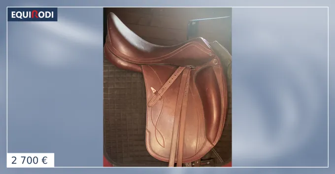 Selle Equipe Olympia Dressage. Trs peu utilise. Bon March