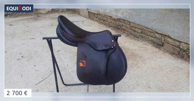Authentique Selle Childeric modle FLP 18 pouces