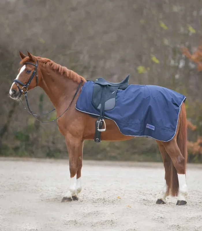 Nouvelle Collection Couverture de pluie Waldhausen Comfort avec chancrure pour la selle - Cheval - Bleu nocturne