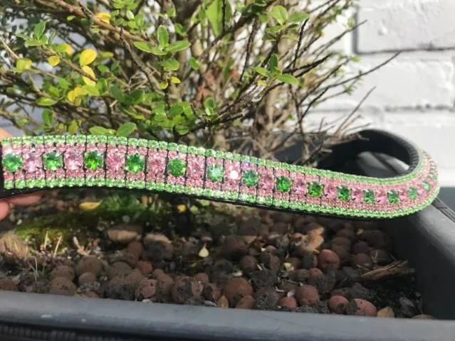 Quantit Limite Frontal en strass rose et vert – Marron – Vague – Full
