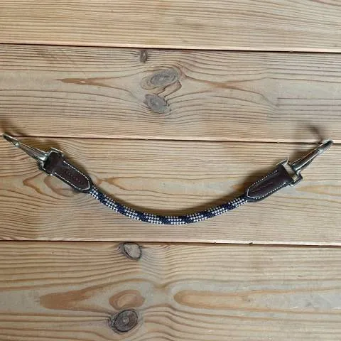 Offre Du Jour Lanire de sous gorge travel - Jump'In - Cuir et corde - Full - Noir