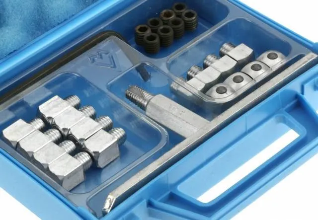 Mini-mallette de crampons tungstne M8 - Michel Vaillant Quantit Limite