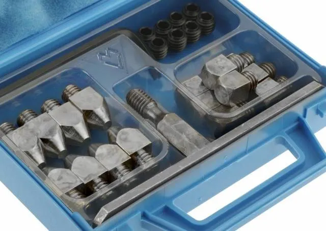 Prix Cass Mini-mallette de crampons W3/8 - Michel Vaillant