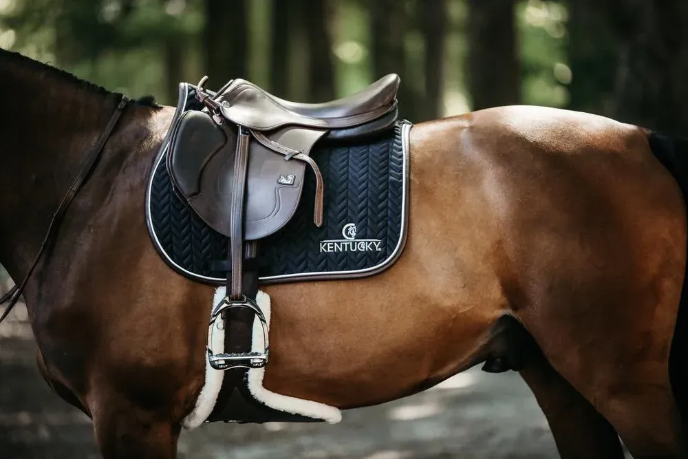 Tapis de selle Fishbone Leather jumping Kentucky - Noir Prix Rduit